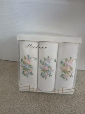 Adam Floral Embroidered White Handkerchief Set